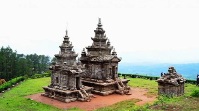 Candi Gedong Songo, Jawa Tengah.