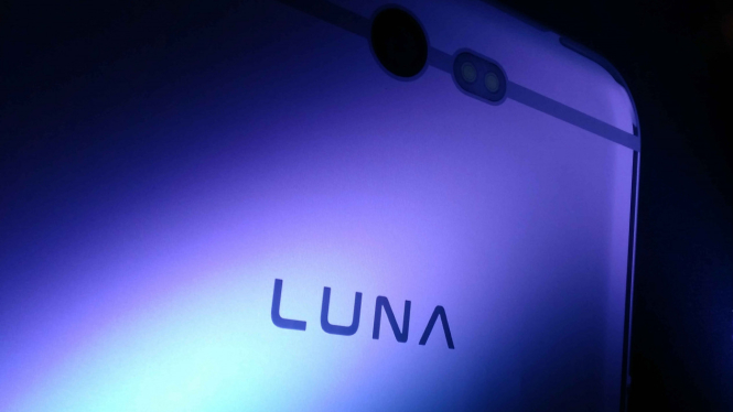 Ilustrasi logo Luna Smartphone