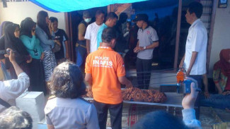 Ayah Ajak Dua Anaknya Tenggak Racun