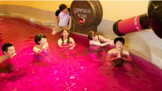 The Yunessun Spa Resort, Jepang