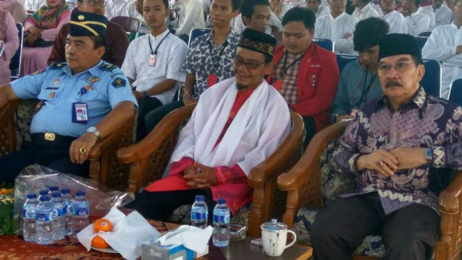 Antasari Azhar bersama Ustaz Cepot dan Kalapas Tangerang, Arpan 