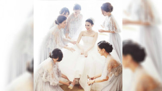 Ini Sepatu Cinderella Sandra Dewi di Hari Pernikahan