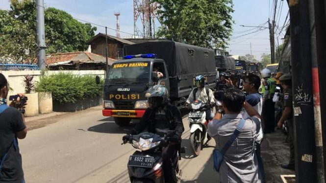 Mobil Brimob Polda Jawa Timur tiba di Jakarta.