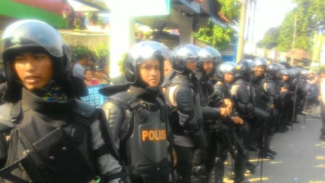 Aparat siaga mengamankan kampanye calon gubernur DKI Basuki Tjahaja Purnama