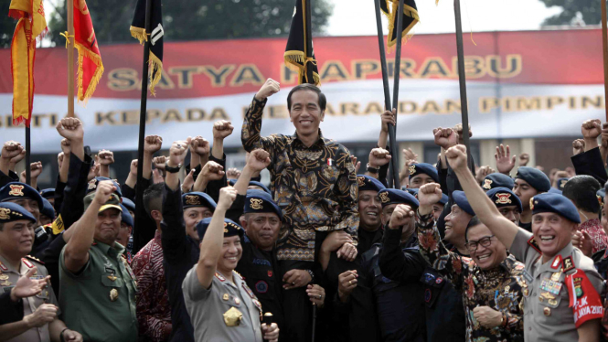 Presiden Jokowi Saat Kunjungi Markas Brimob