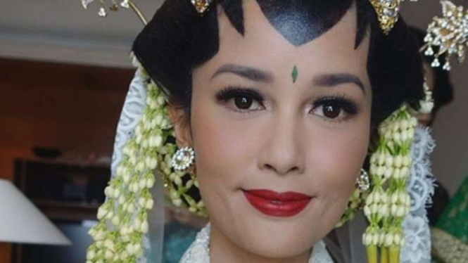 Titi Rajo Bintang menikah