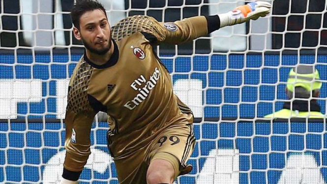 Penjaga gawang AC Milan, Gianluigi Donnarumma