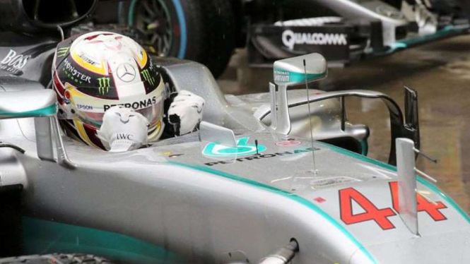 Pembalap Mercedes, Lewis Hamilton