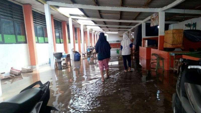 Banjir di SMPN 3 Pasar Kemis, Tangerang