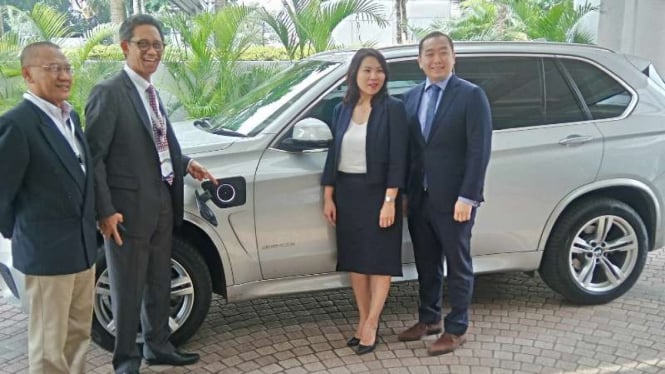 BMW pamerkan X5 Hybrid di Indonesia Economic Forum.