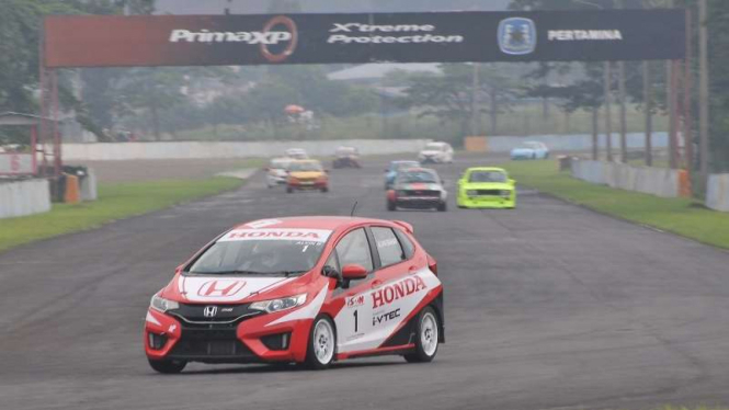 Pembalap Honda Racing Indonesia, Alvin Bahar