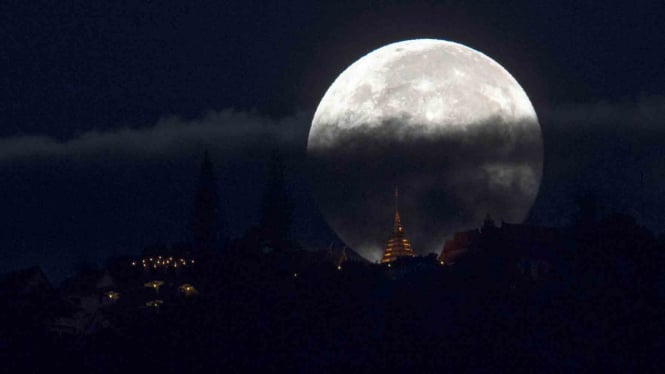 Keindahan Supermoon dari Berbagai Penjuru Dunia