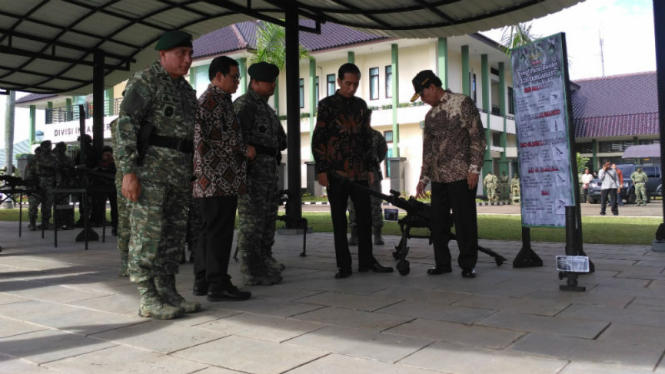 Presiden Joko Widodo mendatangi Markas Kostrad di Cilodong