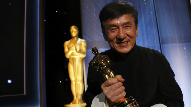 Setelah Lima Dekade, Jackie Chan Akhirnya Dapat Piala Oscar