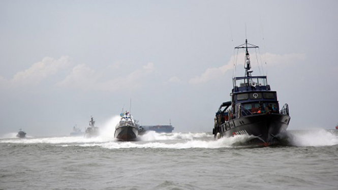 Bea Cukai Kepri Menegah Empat Kapal Penyelundup Bawang Merah dan Pakaian Bekas
