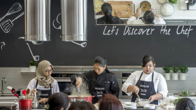 Memasak bersama Chef Kiky Ceria