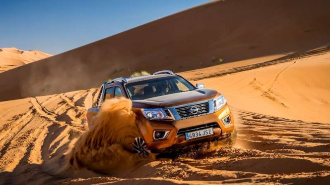 Nissan Navara taklukkan medan berat Gurun Sahara