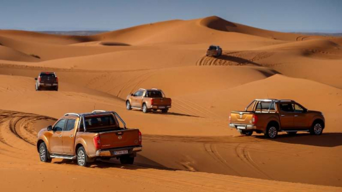 Nissan Navara taklukkan medan berat Gurun Sahara