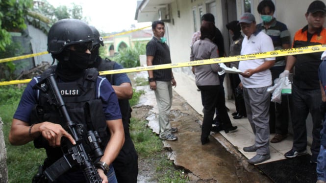 Penggeledahan rumah terduga teroris di Tambun Selatan, Bekasi