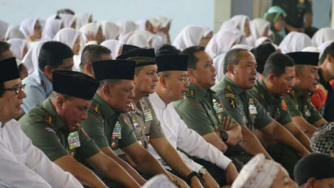 Panglima TNI, Jenderal Gatot Nurmantyo melakukan safari kerja ke Medan