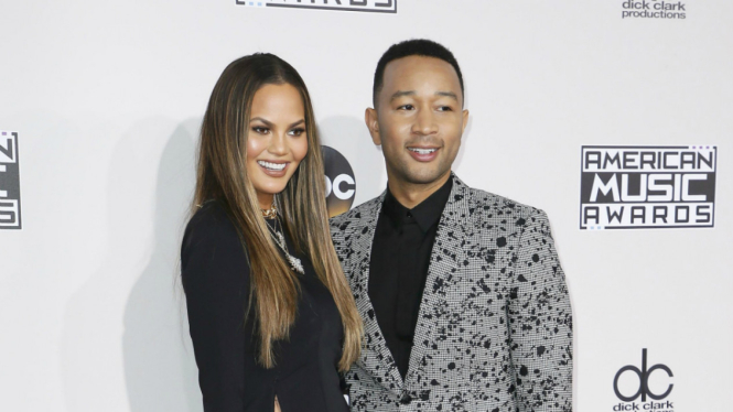 Chrissy Teigen dan John Legend