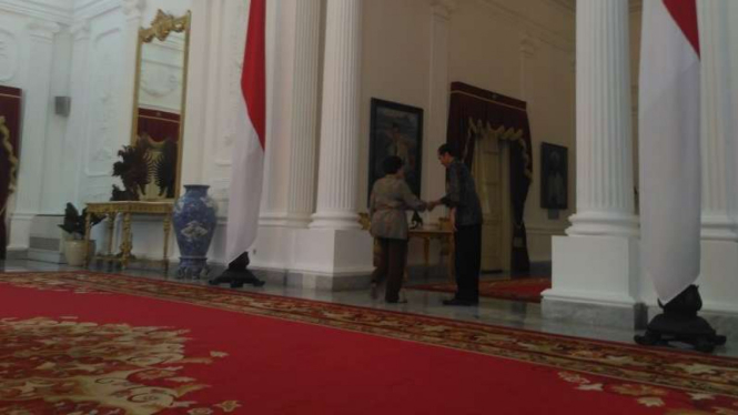 Presiden Jokowi terima kedatangan Megawati Soekarnoputri.