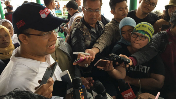 Anies Baswedan saat mengunjungi Kepulauan Seribu