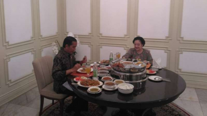 Jokowi dan Mega makan siang bersama di Istana Merdeka, Jakarta, Senin, 21 November 2016.