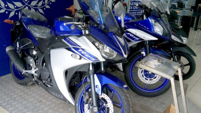 Yamaha R15 dan R25.