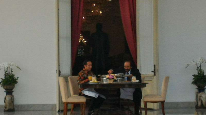Presiden Jokowi bersama Surya Paloh