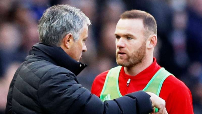 Jose Mourinho (kiri) dan Wayne Rooney