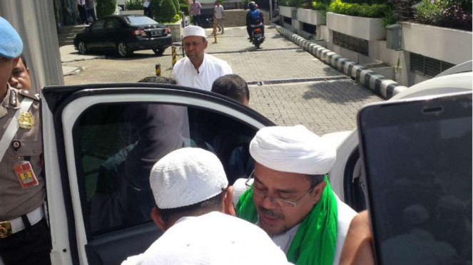 Imam Front Pembela Islam (FPI), Habib Rizieq Shihab