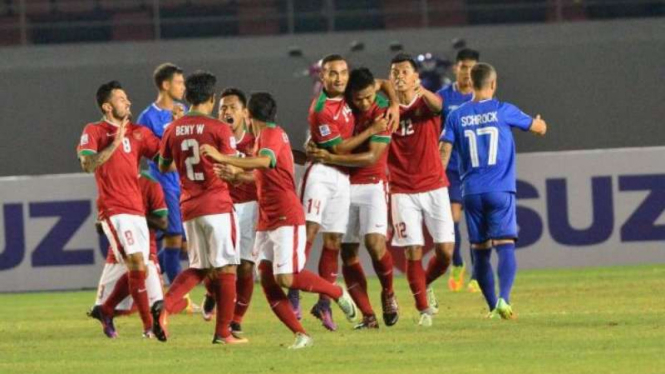 Selebrasi pemain Timnas Indonesia usai cetak gol di Piala AFF 2016