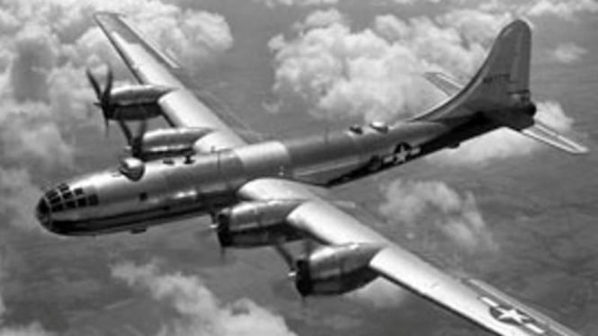 Pesawat B-29 Superfortress.