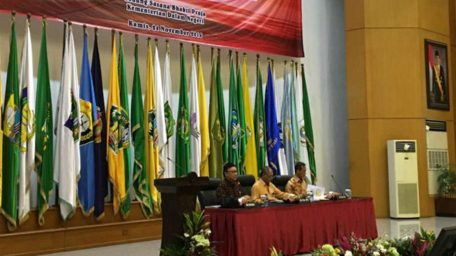 Mendagri Tjahjo Kumolo membuka rapat gubernur se-Indonesia