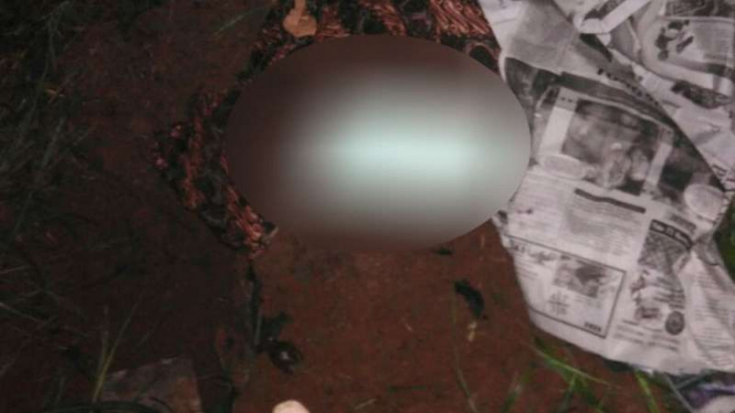 Mayat bayi terbungkus kain kafan ditemukan terkubur di Tapos, Depok