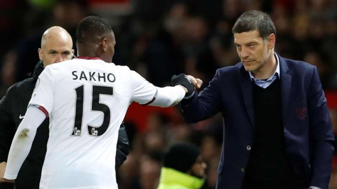 Diafra Sakho (kiri) dan Slaven Bilic (kanan)