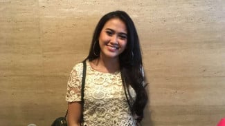 Dekat dengan Tukul Arwana, Pose Seksi Meggy Diaz Jadi Sorotan