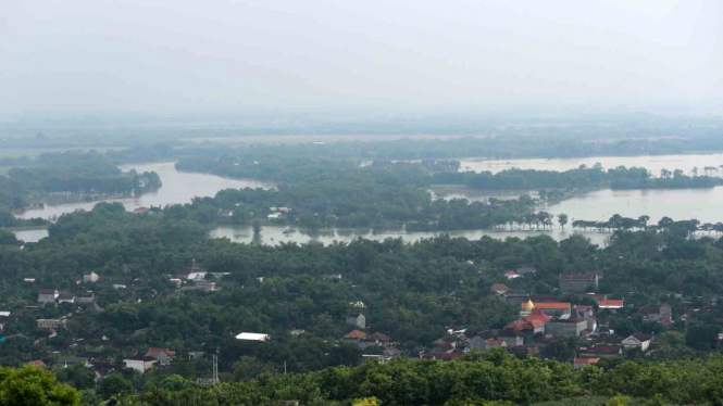 Banjir akibat luapan Sungai Bengawan Solo