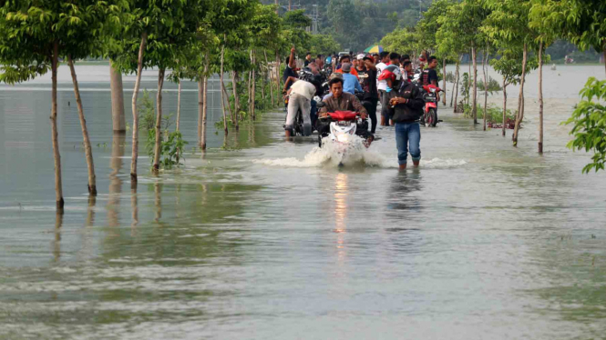 Banjir Akibat Luapan Sungai Bengawan Solo