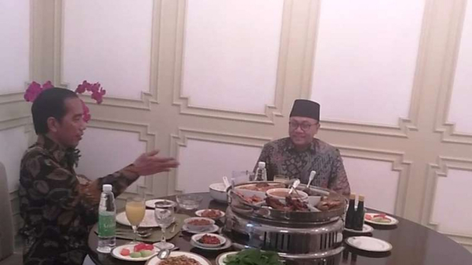 Presiden Jokowi menjamu Ketum PAN Zulkifli Hasan