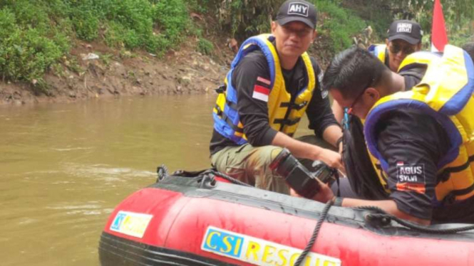 Agus Yudhoyono susuri Sungai Ciliwung, Rabu, 30 November 2016.