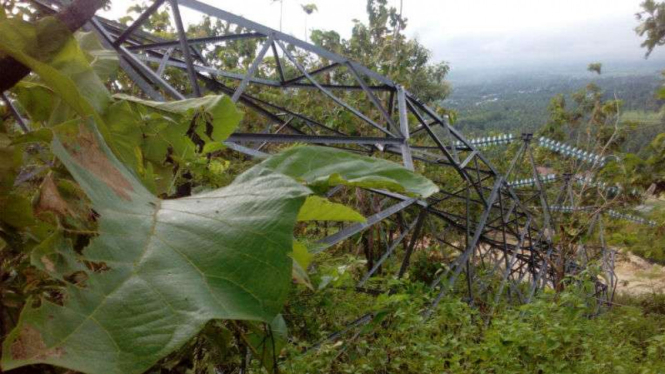 Tower SUTT PLN di Sulut roboh terkena longsor