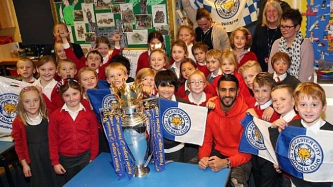 Riyad Mahrez, bersama fans cilik Leicester City
