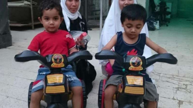 Dua anak Indonesia yang berhasil diselamatkan KBRI Damaskus.