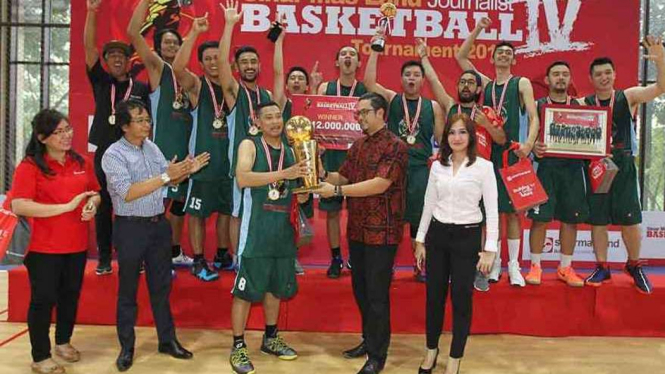 Trans TV juara Sinar Mas Land Journalist Basketball Tournament (SMLJBT) 2016.