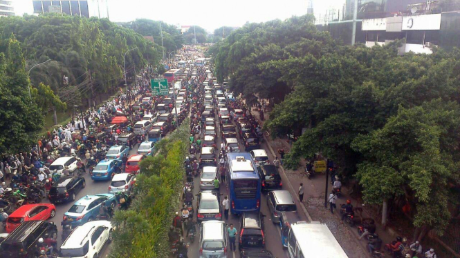 Kemacetan lalu lintas di sekitar wilayah Monas akibat Aksi Damai 212
