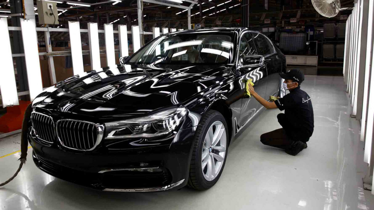 BMW Produksi Mobil Sedan Paling Mewah Di Indonesia VIVA