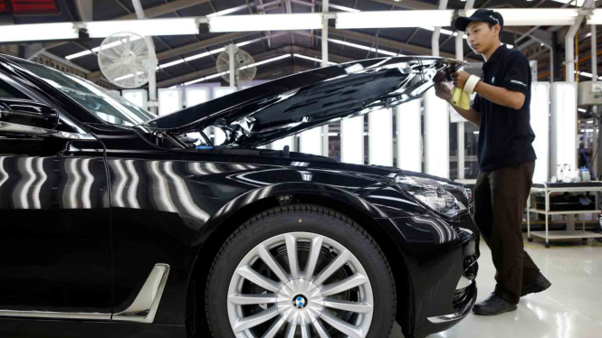 BMW Produksi Mobil Sedan Paling Mewah di Indonesia