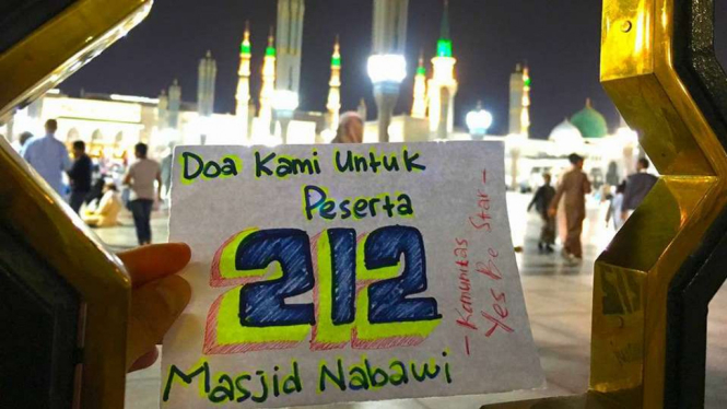 Ilustrasi/Dukungan aksi 212 dari Masjid Nabawi